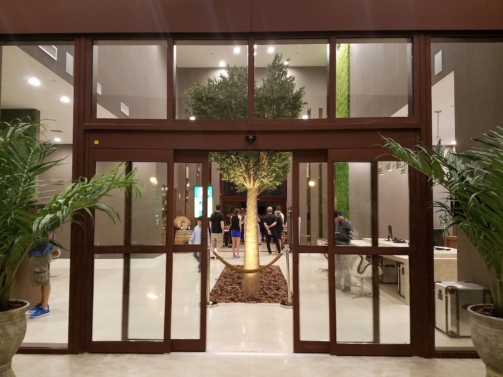 Magic Village Yards, Trademark Collection by Wyndham — Hotel building in Kissimmee, Florida