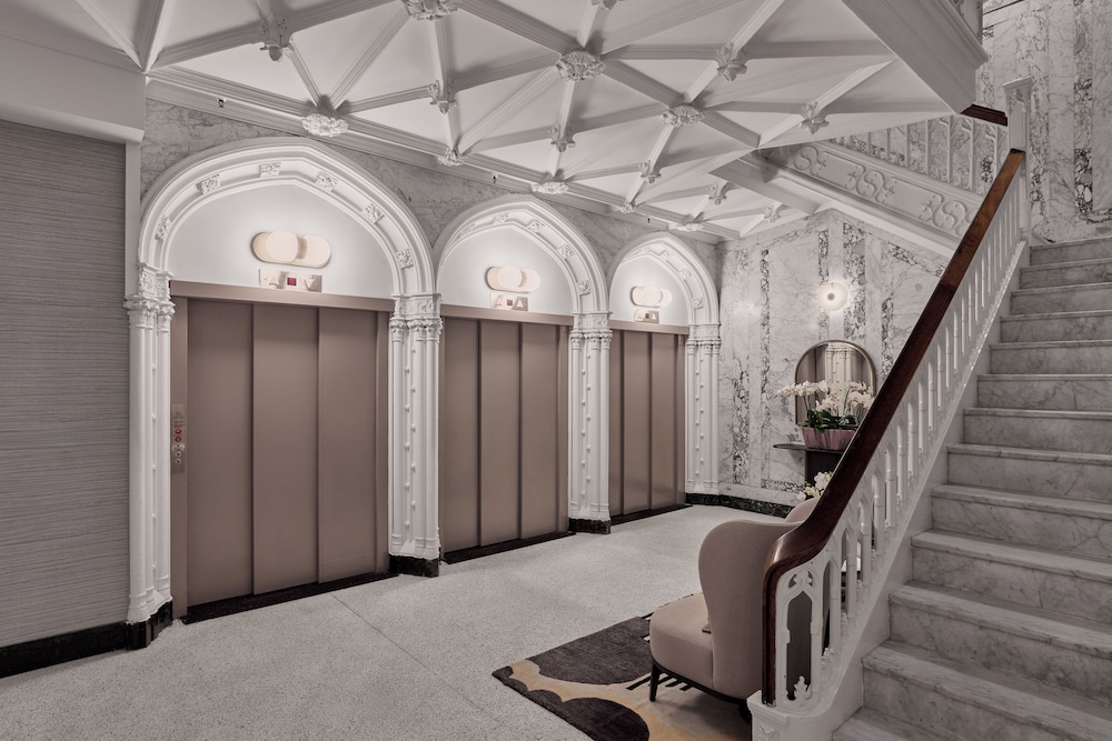 The Godfrey Hotel Boston — Hotel building in Boston, Massachusetts
