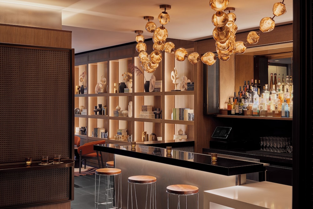 The Godfrey Hotel Boston — Restaurant & bars in Boston, Massachusetts