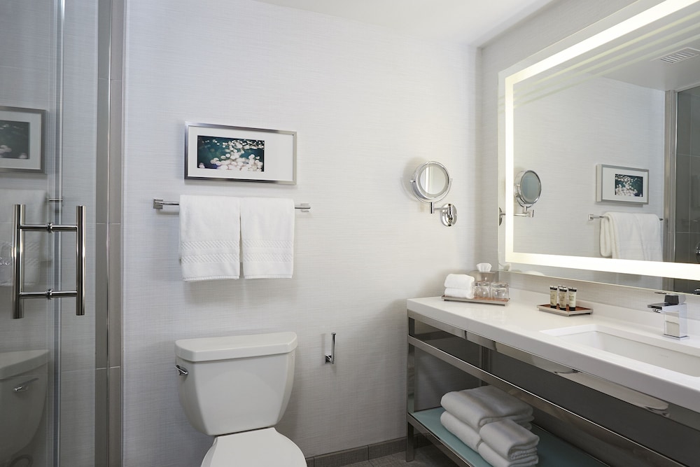 The Godfrey Hotel Boston — Hotel rooms in Boston, Massachusetts