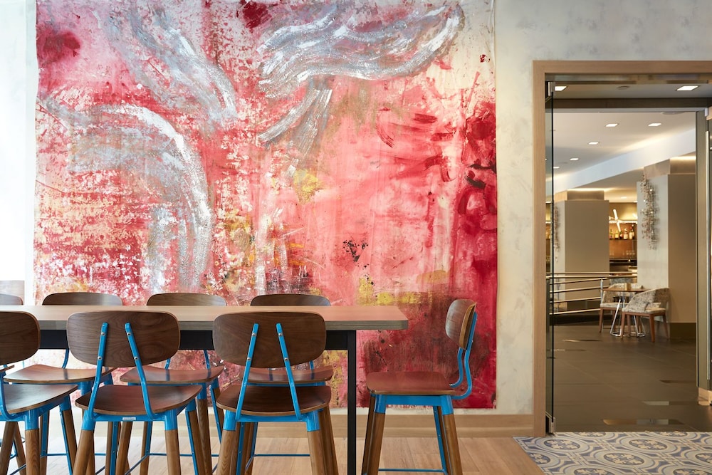The Godfrey Hotel Boston — Restaurant & bars in Boston, Massachusetts