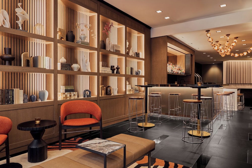The Godfrey Hotel Boston — Restaurant & bars in Boston, Massachusetts