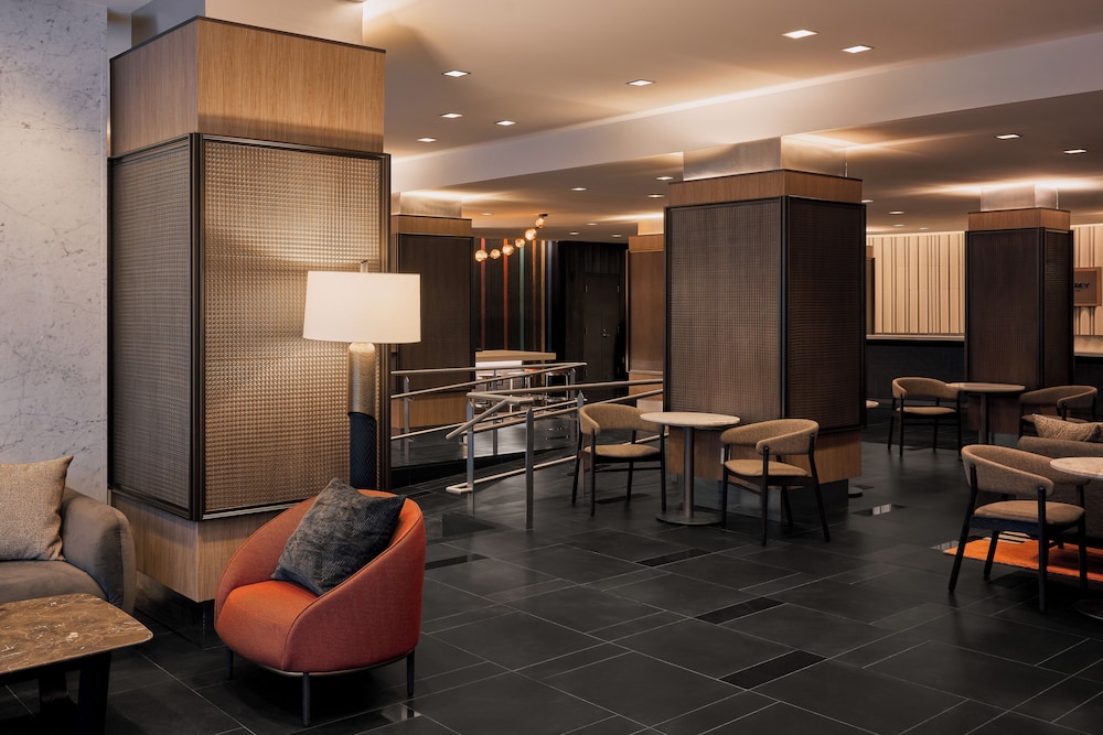 The Godfrey Hotel Boston — Hotel building in Boston, Massachusetts
