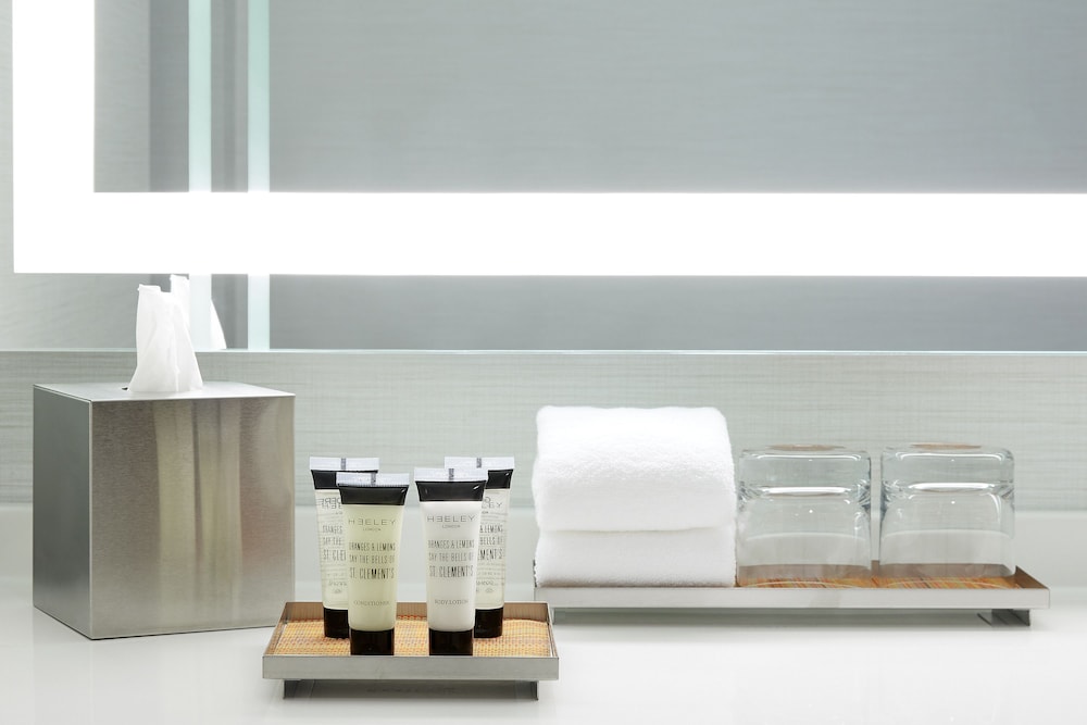 The Godfrey Hotel Boston — Hotel rooms in Boston, Massachusetts