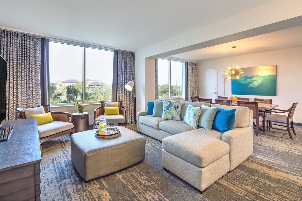Universal's Loews Sapphire Falls Resort — Hotel rooms in Orlando, Florida