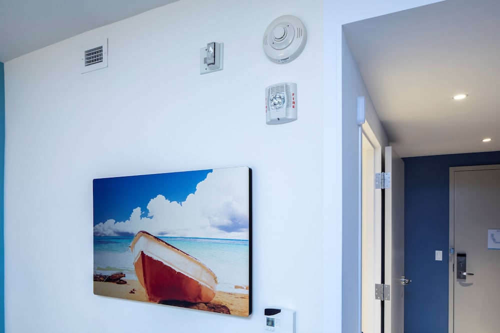 Universal's Loews Sapphire Falls Resort — Hotel rooms in Orlando, Florida