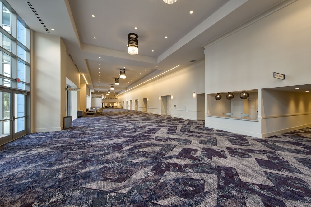 Universal's Loews Sapphire Falls Resort — Hotel building in Orlando, Florida