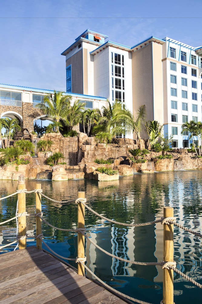 Universal's Loews Sapphire Falls Resort — Hotel building in Orlando, Florida