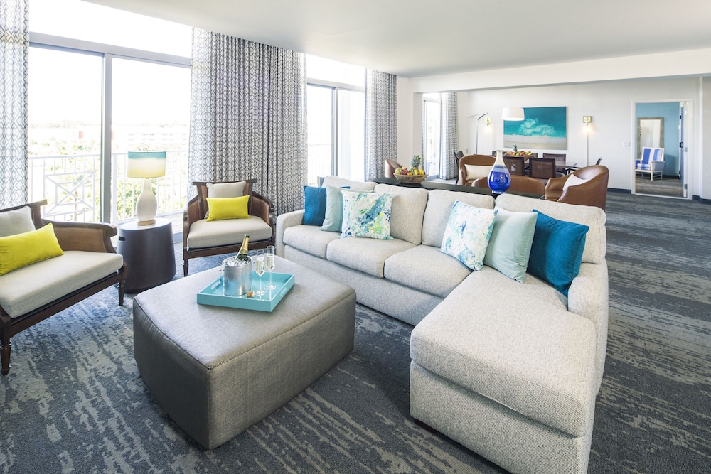 Universal's Loews Sapphire Falls Resort — Hotel rooms in Orlando, Florida