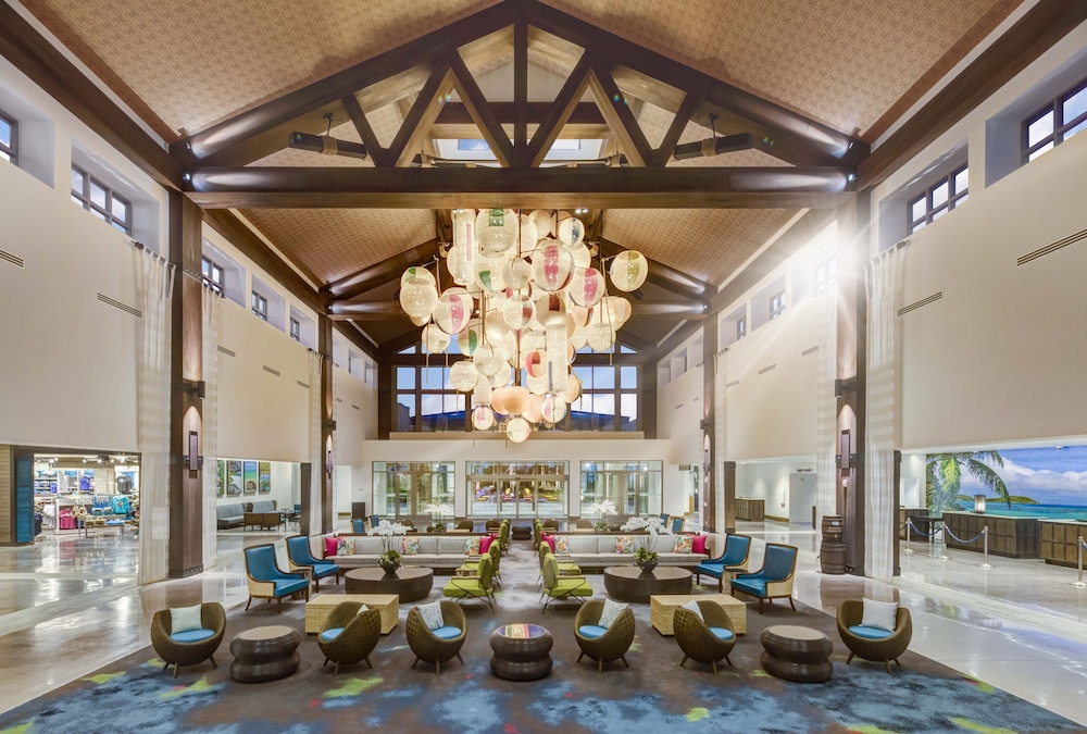 Universal's Loews Sapphire Falls Resort — Hotel building in Orlando, Florida