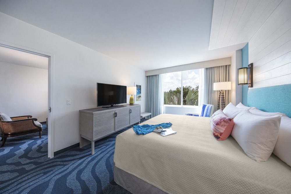 Universal's Loews Sapphire Falls Resort — Hotel rooms in Orlando, Florida