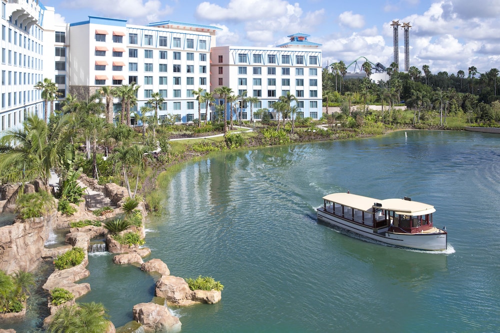 Universal's Loews Sapphire Falls Resort — Hotel building in Orlando, Florida