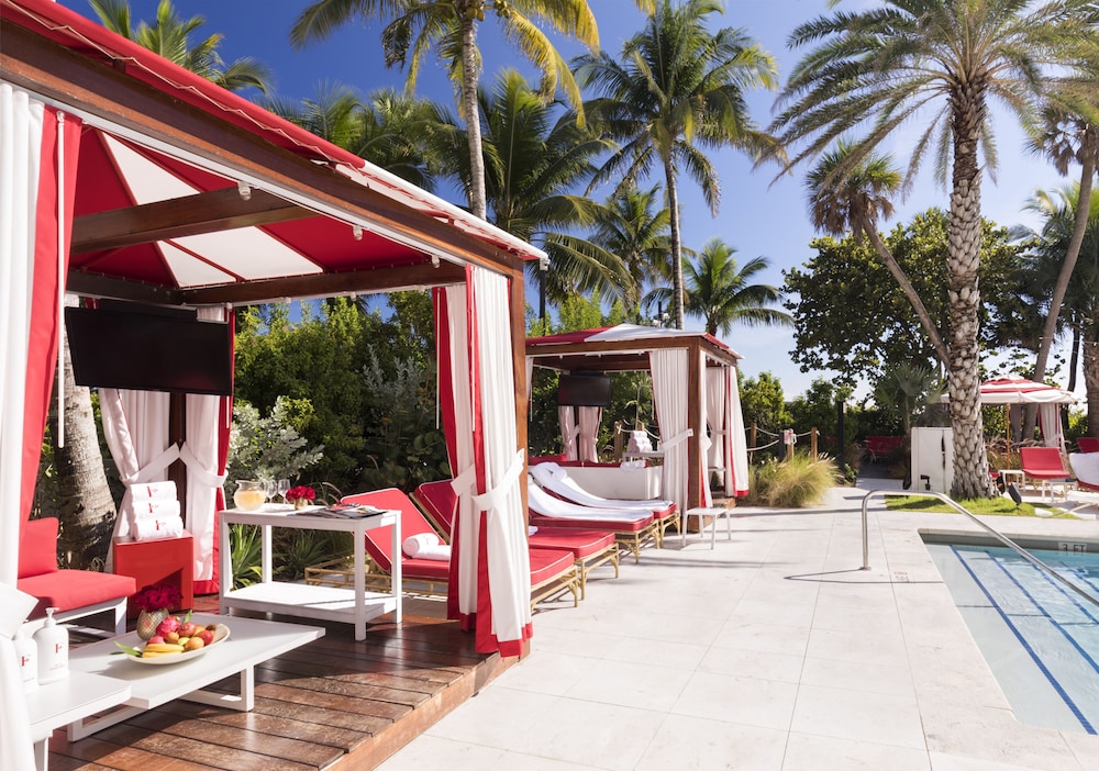 Faena Miami Beach — Swimming pool in Miami, Florida