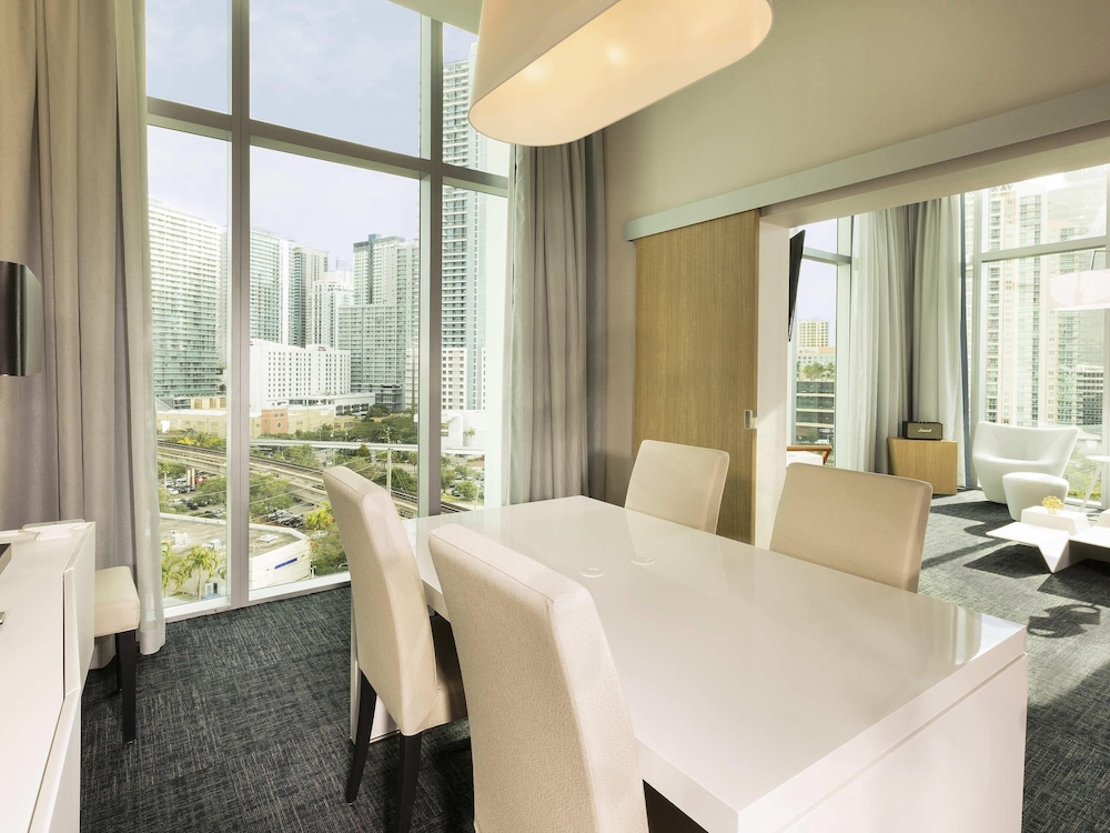 Novotel Miami Brickell — Hotel rooms in Miami, Florida