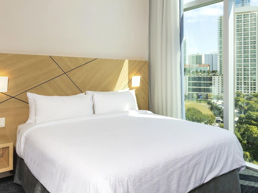 Novotel Miami Brickell — Hotel rooms in Miami, Florida