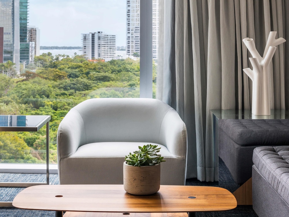 Novotel Miami Brickell — Hotel rooms in Miami, Florida