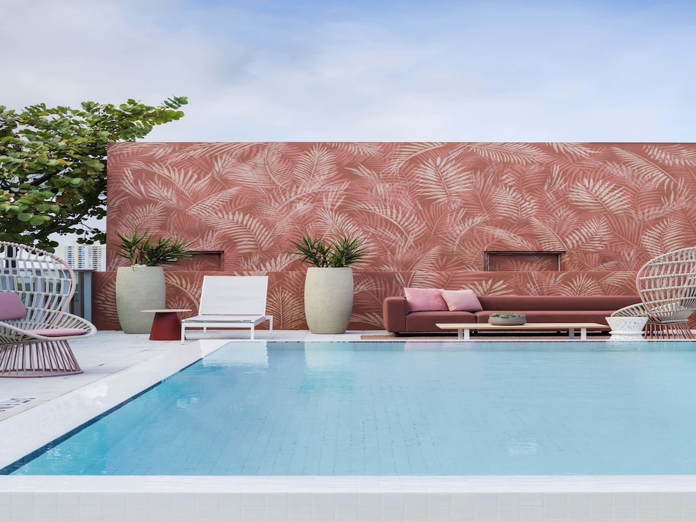 Novotel Miami Brickell — Swimming pool in Miami, Florida