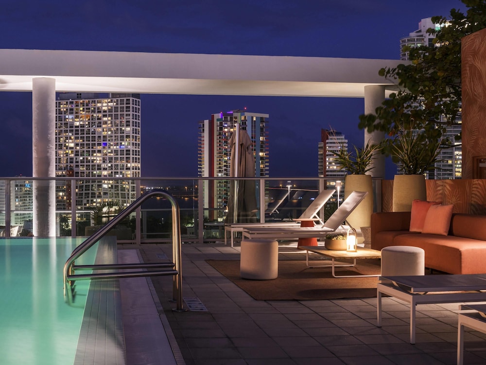 Novotel Miami Brickell — Swimming pool in Miami, Florida