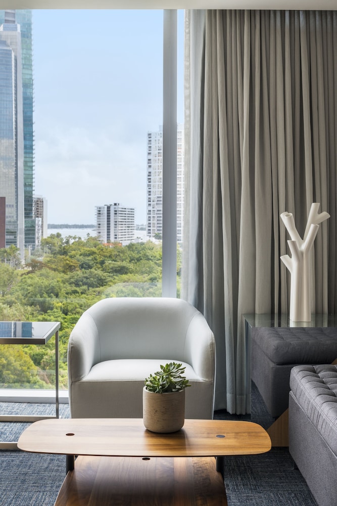 Novotel Miami Brickell — Hotel rooms in Miami, Florida