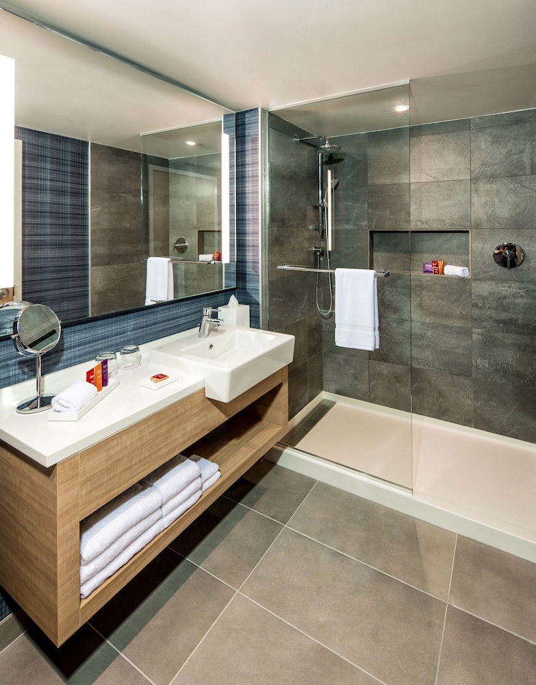 Novotel Miami Brickell — Hotel rooms in Miami, Florida