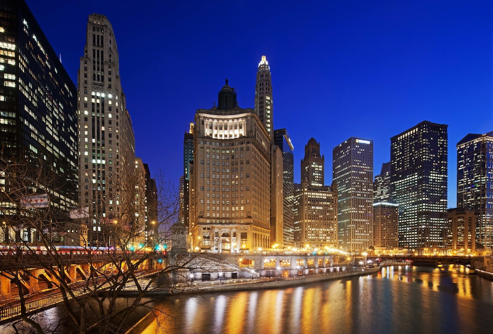 LondonHouse Chicago, Curio Collection by Hilton — Attractions in the area in Chicago, Illinois
