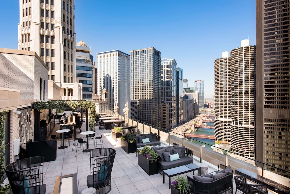 LondonHouse Chicago, Curio Collection by Hilton — Restaurant & bars in Chicago, Illinois