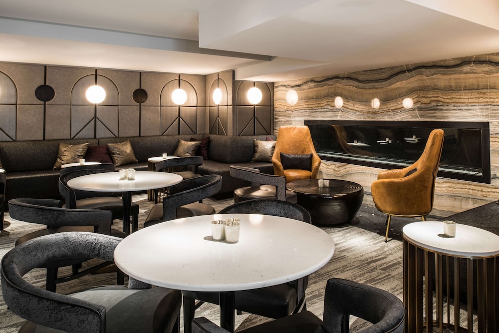 LondonHouse Chicago, Curio Collection by Hilton — Restaurant & bars in Chicago, Illinois