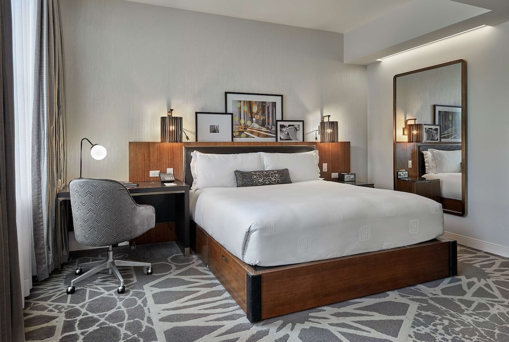 LondonHouse Chicago, Curio Collection by Hilton — Hotel rooms in Chicago, Illinois