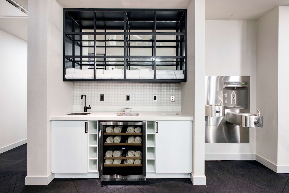 LondonHouse Chicago, Curio Collection by Hilton — Spa in Chicago, Illinois