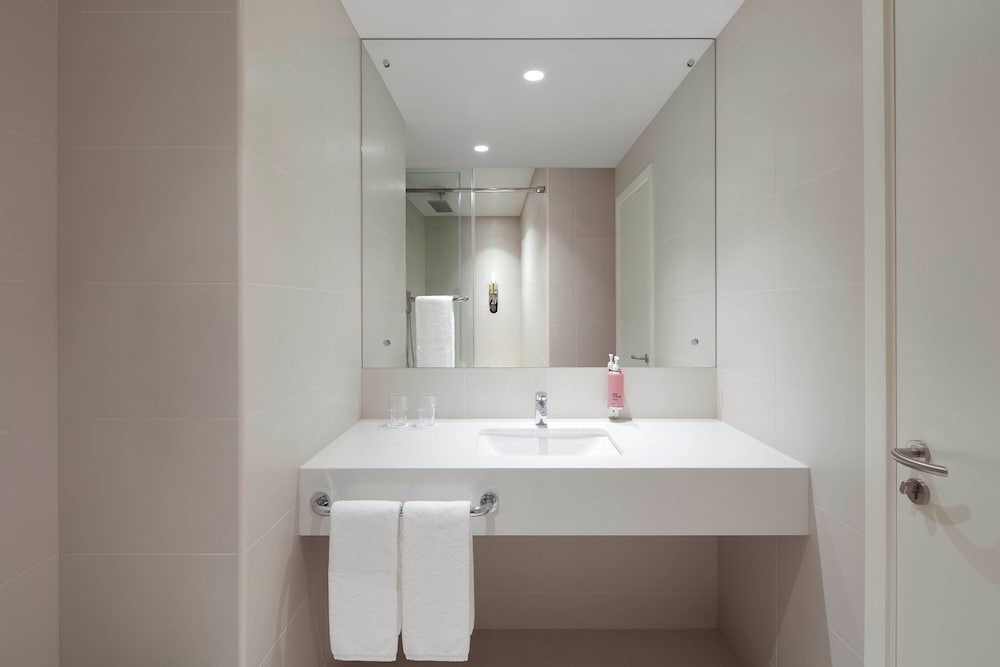 Rove Downtown Dubai — Hotel rooms in Dubai