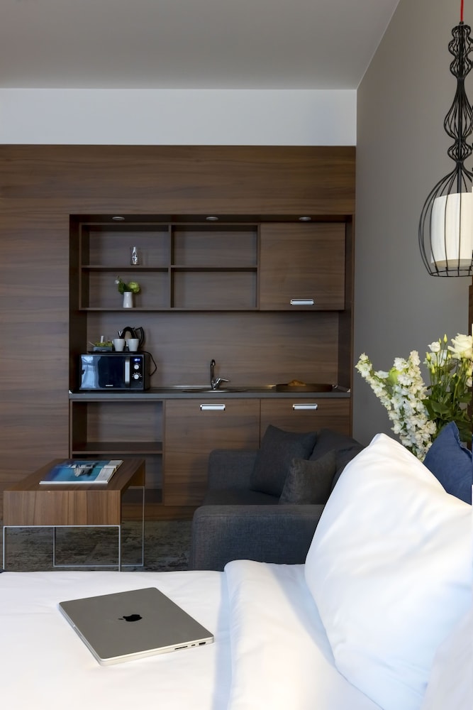 Hotel Premier Sofia Airport — Hotel rooms in Sofia, Sofia (province)