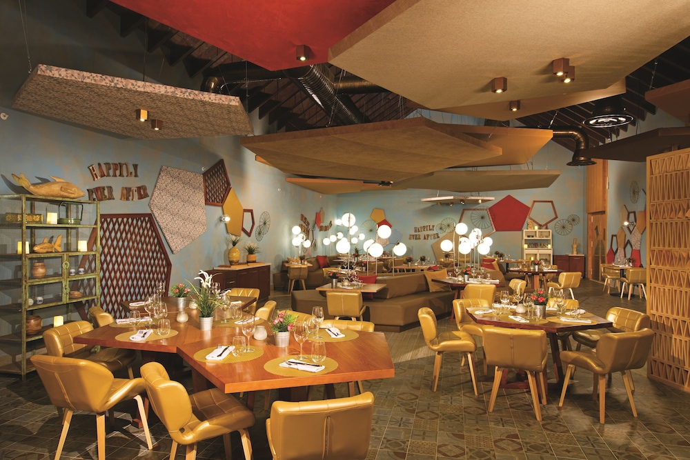 Dreams Onyx Resort & Spa All Inclusive — Restaurant & bars in Uvero Alto, La Altagracia