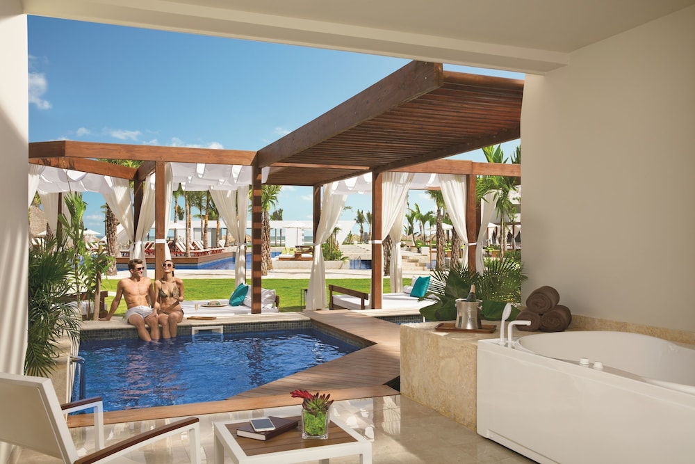 Dreams Onyx Resort & Spa All Inclusive — Swimming pool in Uvero Alto, La Altagracia