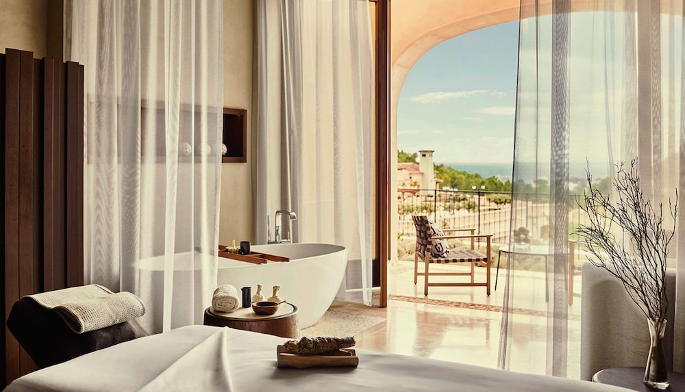 Cap Vermell Grand Hotel — Hotel rooms in Capdepera, Balearic Islands