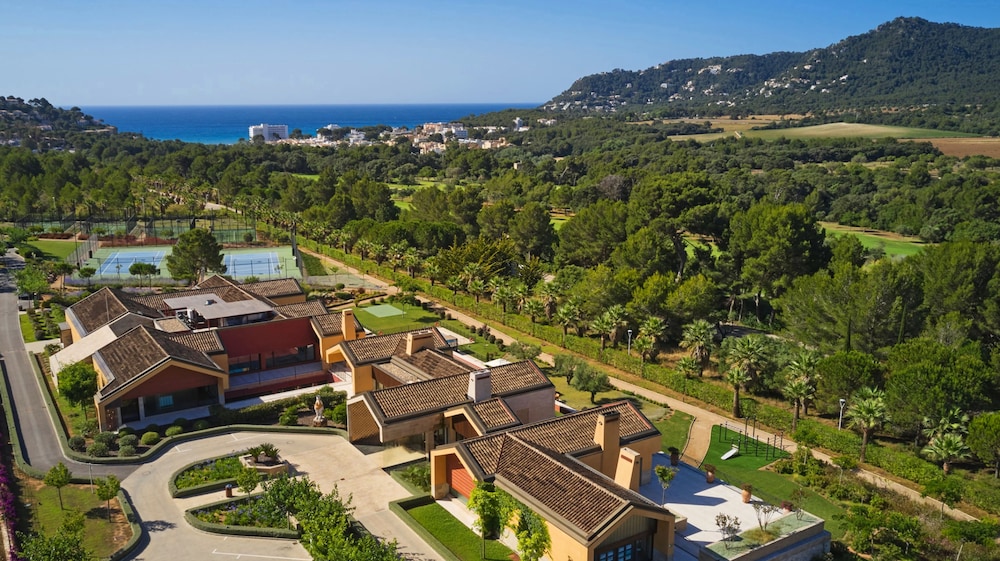 Cap Vermell Grand Hotel — Hotel building in Capdepera, Balearic Islands