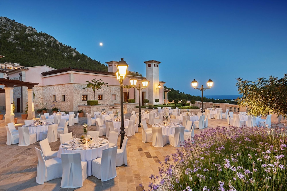 Cap Vermell Grand Hotel — Restaurant & bars in Capdepera, Balearic Islands