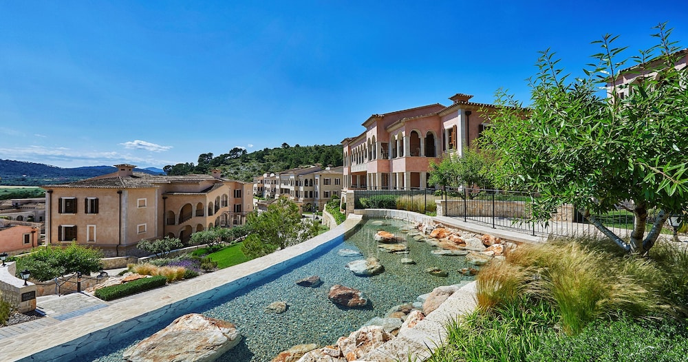 Cap Vermell Grand Hotel — Hotel building in Capdepera, Balearic Islands