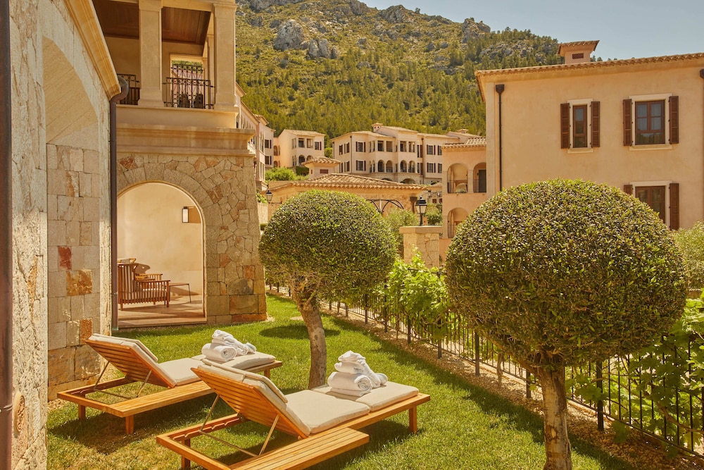 Cap Vermell Grand Hotel — Hotel building in Capdepera, Balearic Islands
