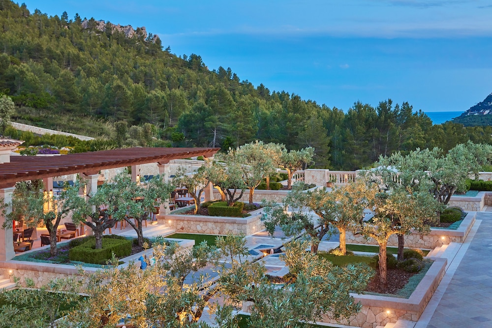 Cap Vermell Grand Hotel — Hotel building in Capdepera, Balearic Islands