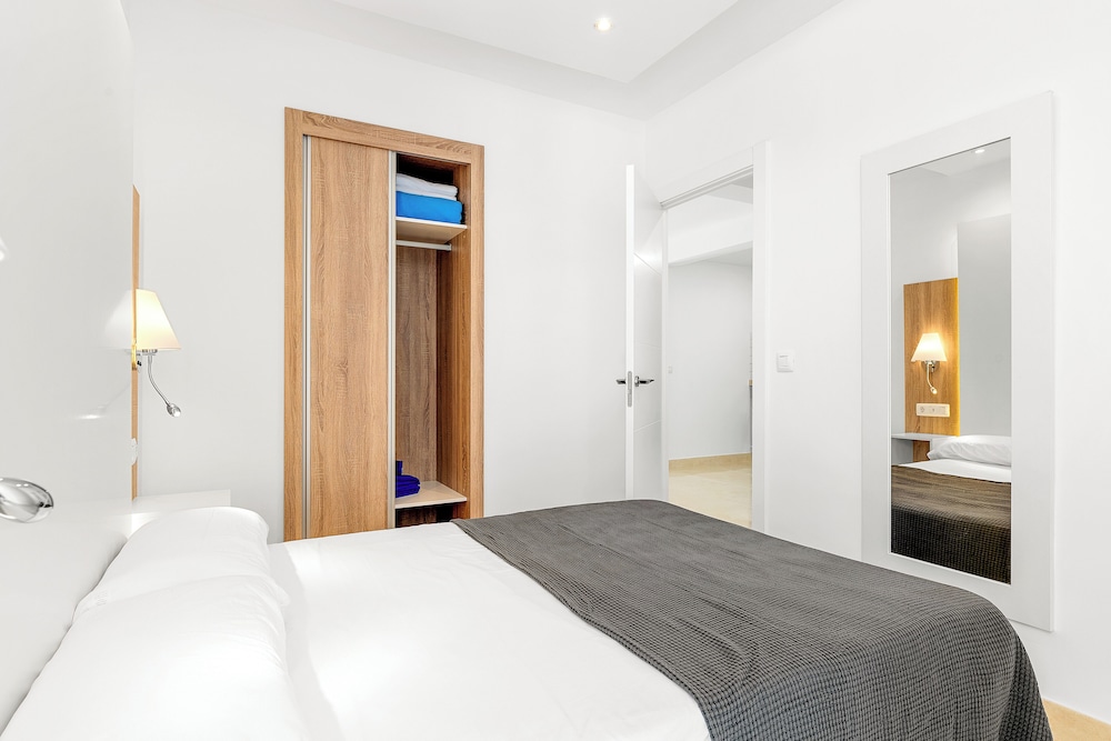 Ocean Vistas 24 — Hotel rooms in Puerto de la Cruz, Canary Islands