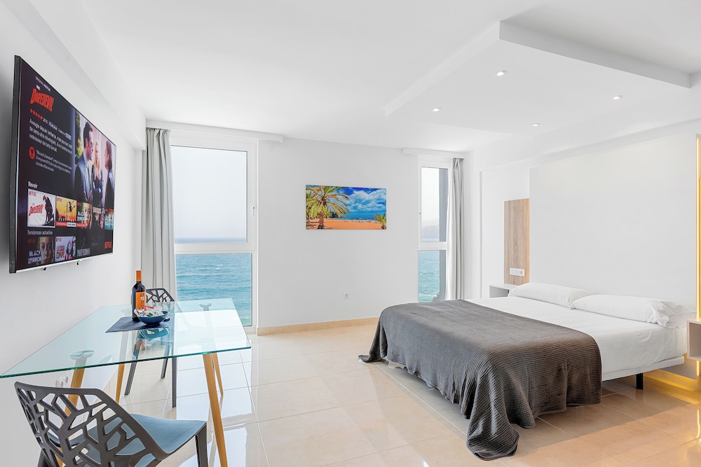 Ocean Vistas 24 — Hotel rooms in Puerto de la Cruz, Canary Islands