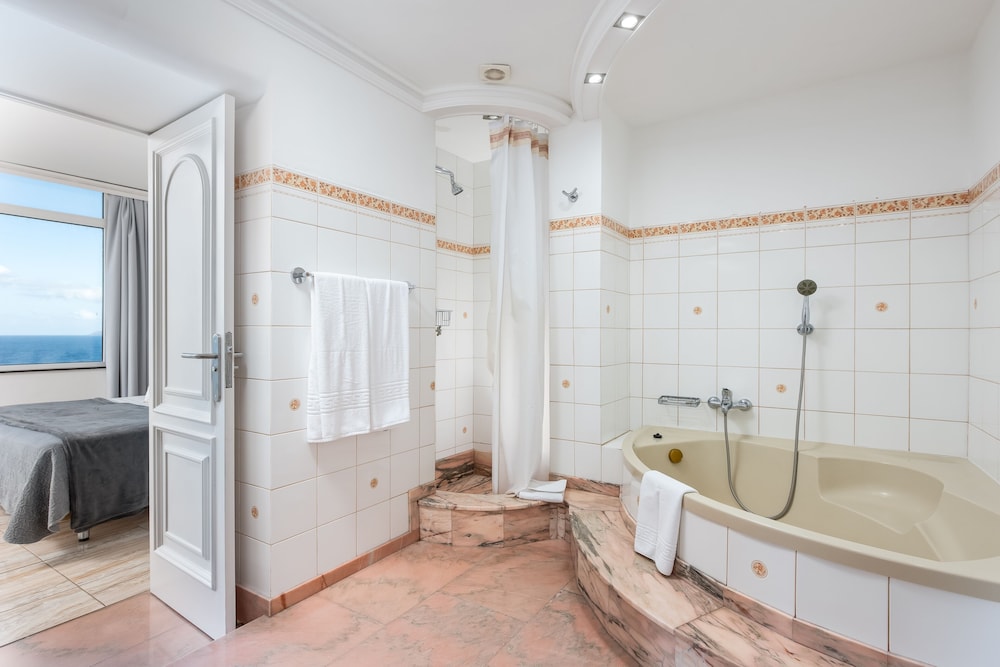 Ocean Vistas 24 — Hotel rooms in Puerto de la Cruz, Canary Islands