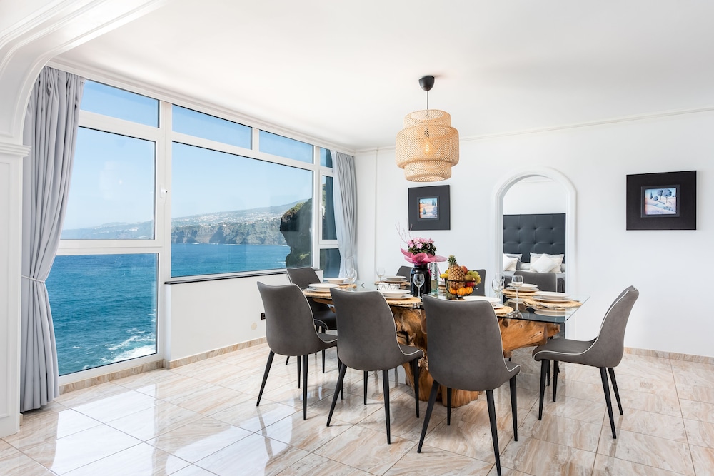 Ocean Vistas 24 — Hotel rooms in Puerto de la Cruz, Canary Islands
