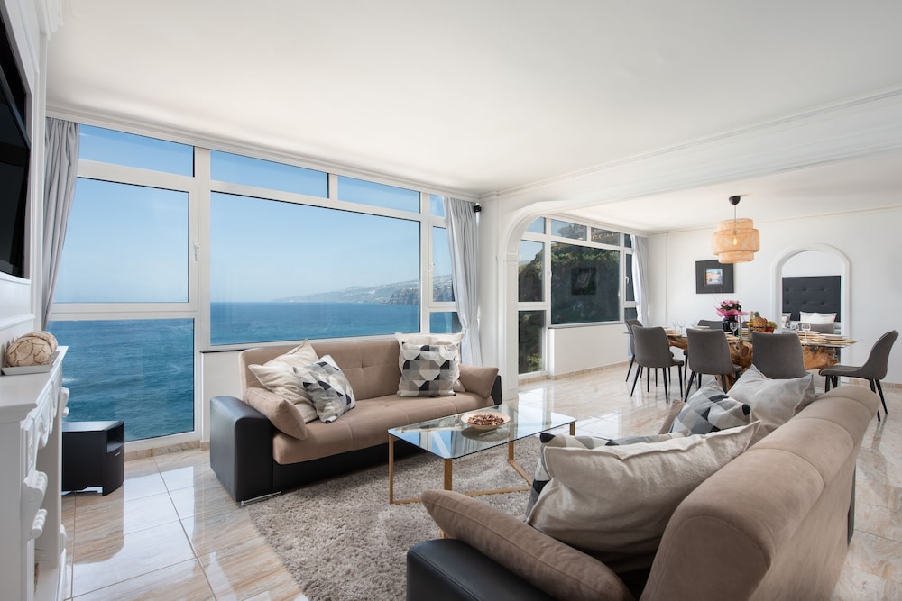 Ocean Vistas 24 — Hotel rooms in Puerto de la Cruz, Canary Islands