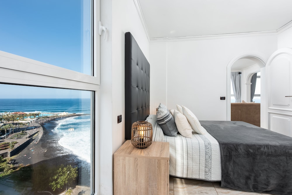 Ocean Vistas 24 — Hotel rooms in Puerto de la Cruz, Canary Islands