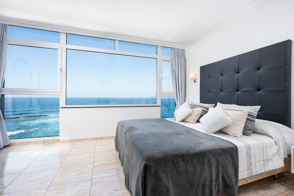 Ocean Vistas 24 — Hotel rooms in Puerto de la Cruz, Canary Islands