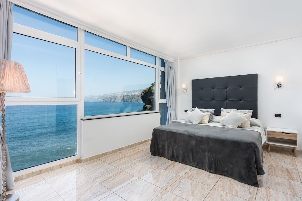 Ocean Vistas 24 — Hotel rooms in Puerto de la Cruz, Canary Islands