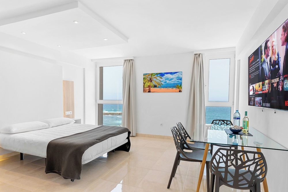 Ocean Vistas 24 — Hotel rooms in Puerto de la Cruz, Canary Islands