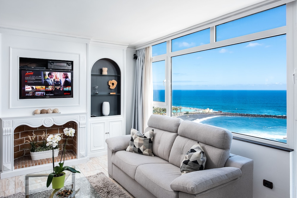 Ocean Vistas 24 — Hotel rooms in Puerto de la Cruz, Canary Islands