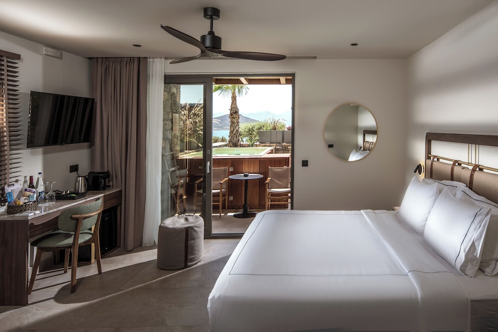Enorme Infinity Elounda - Adults Only — Hotel rooms in Elounda